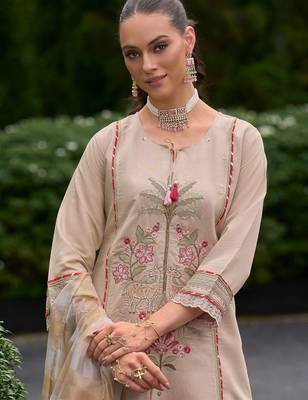 women ethnic motifs embroidered regular thread work kurta with trousers & with dupatta 5