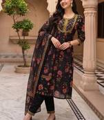 women floral printed regular cotton kurta with trousers & with dupatta