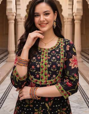 women floral printed regular cotton kurta with trousers & with dupatta 2