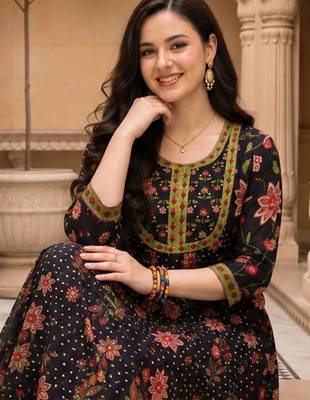 women floral printed regular cotton kurta with trousers & with dupatta 5