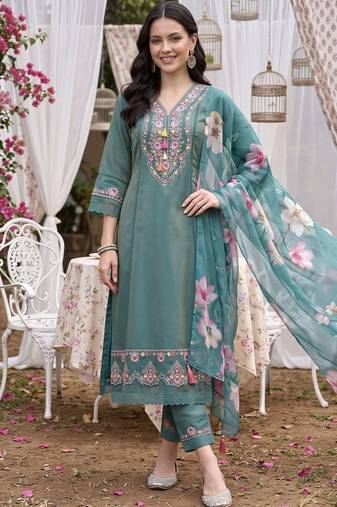 women floral embroidered regular thread work kurta with trousers & with dupatta