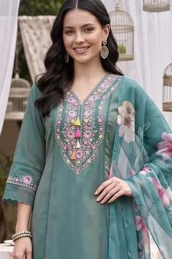women floral embroidered regular thread work kurta with trousers & with dupatta