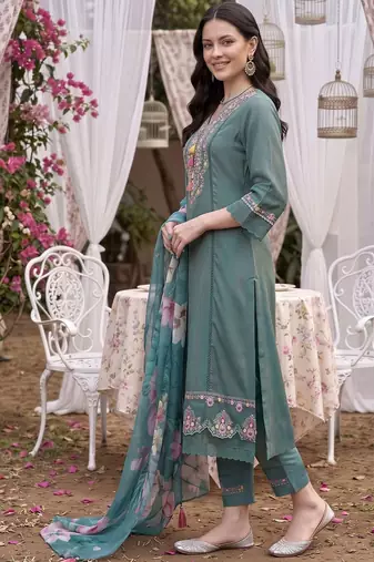 women floral embroidered regular thread work kurta with trousers & with dupatta