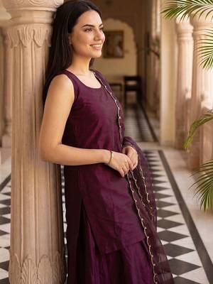 women regular kurta with sharara & with dupatta 3