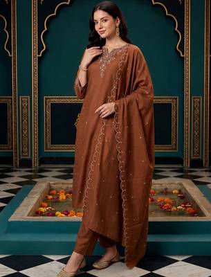 women ethnic motifs embroidered regular thread work kurta with trousers & with dupatta 1