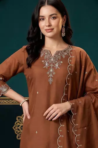 women ethnic motifs embroidered regular thread work kurta with trousers & with dupatta