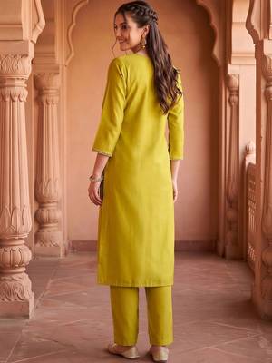 women ethnic motifs embroidered regular thread work kurta with trousers & with dupatta 4