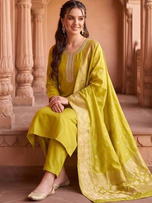 women ethnic motifs embroidered regular thread work kurta with trousers & with dupatta 5