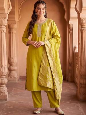 women ethnic motifs embroidered regular thread work kurta with trousers & with dupatta 6
