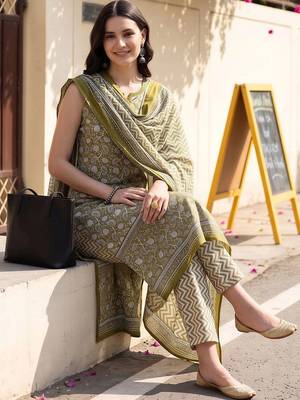 women ethnic motifs printed regular cotton kurta with trousers & with dupatta 5