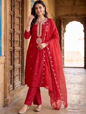 women ethnic motifs embroidered regular liva kurta with trousers & with dupatta 1