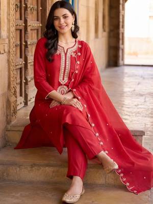 women ethnic motifs embroidered regular liva kurta with trousers & with dupatta 5