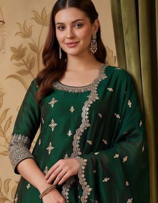 women ethnic motifs embroidered regular thread work kurta with trousers & with dupatta 2