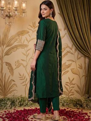 women ethnic motifs embroidered regular thread work kurta with trousers & with dupatta 4