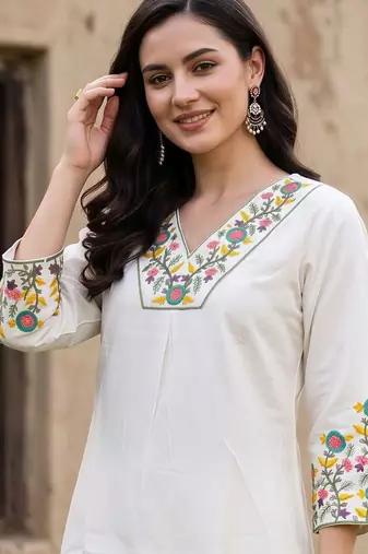 women floral embroidered regular thread work kurta with trousers