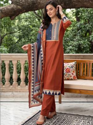 women printed regular liva kurta with trousers & with dupatta 1