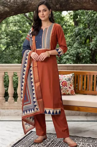 women printed regular liva kurta with trousers & with dupatta