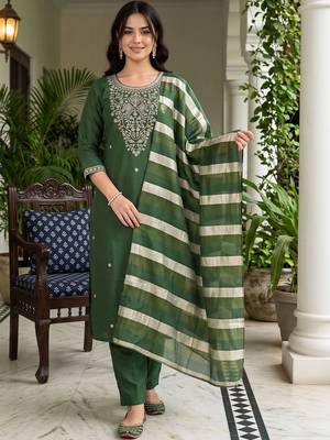 women ethnic motifs embroidered regular thread work kurta with trousers & with dupatta 6