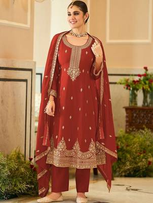 women ethnic motifs embroidered regular kurta with trousers & with dupatta 1
