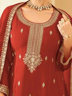 women ethnic motifs embroidered regular kurta with trousers & with dupatta 5