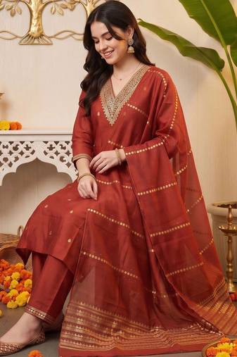 women ethnic motifs embroidered regular kurta with trousers & with dupatta