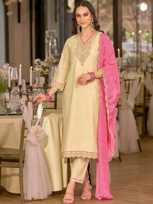 women ethnic motifs embroidered regular thread work kurta with trousers & with dupatta 5