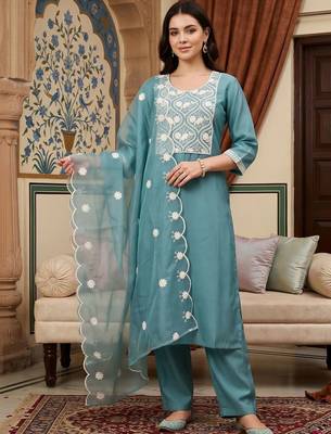 women ethnic motifs embroidered regular thread work kurta with trousers & with dupatta 6