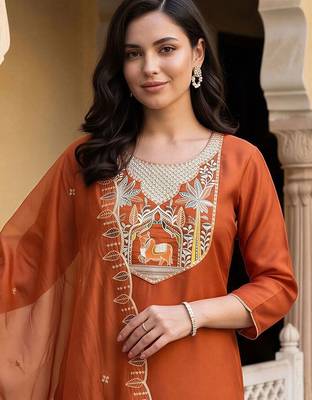 women ethnic motifs embroidered regular thread work kurta with trousers & with dupatta 2