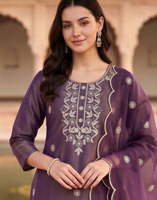 women ethnic motifs embroidered regular thread work kurta with trousers & with dupatta 2
