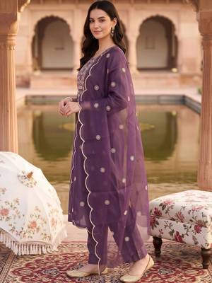 women ethnic motifs embroidered regular thread work kurta with trousers & with dupatta 3