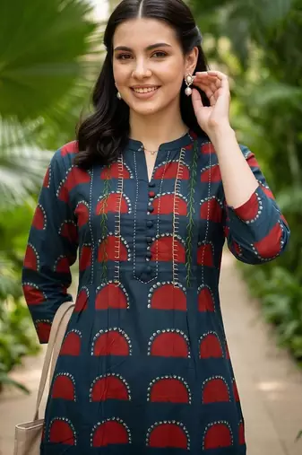 women printed regular cotton kurta with trousers