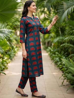 women printed regular cotton kurta with trousers 3