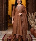 women ethnic motifs embroidered regular thread work kurta with trousers & with dupatta