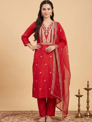 women ethnic motifs embroidered regular thread work liva kurta with trousers & with dupatta 4