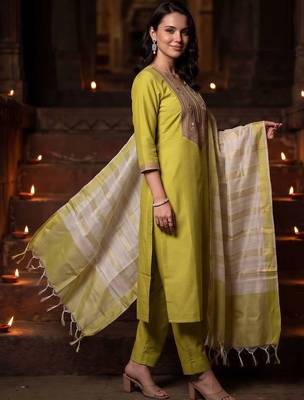 women ethnic motifs embroidered regular thread work liva kurta with trousers & with dupatta 3