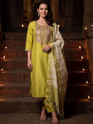 women ethnic motifs embroidered regular thread work liva kurta with trousers & with dupatta 6