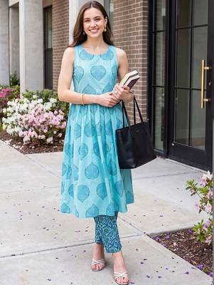 women ethnic motifs printed regular cotton kurta with trousers 1