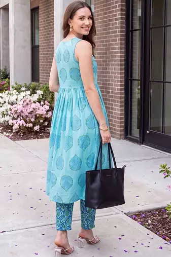 women ethnic motifs printed regular cotton kurta with trousers