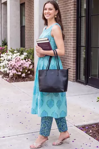 women ethnic motifs printed regular cotton kurta with trousers