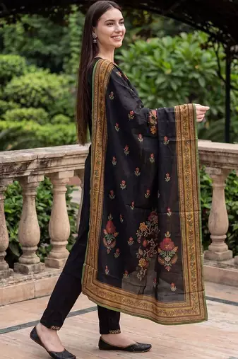 women ethnic motifs embroidered regular thread work kurta with trousers & with dupatta