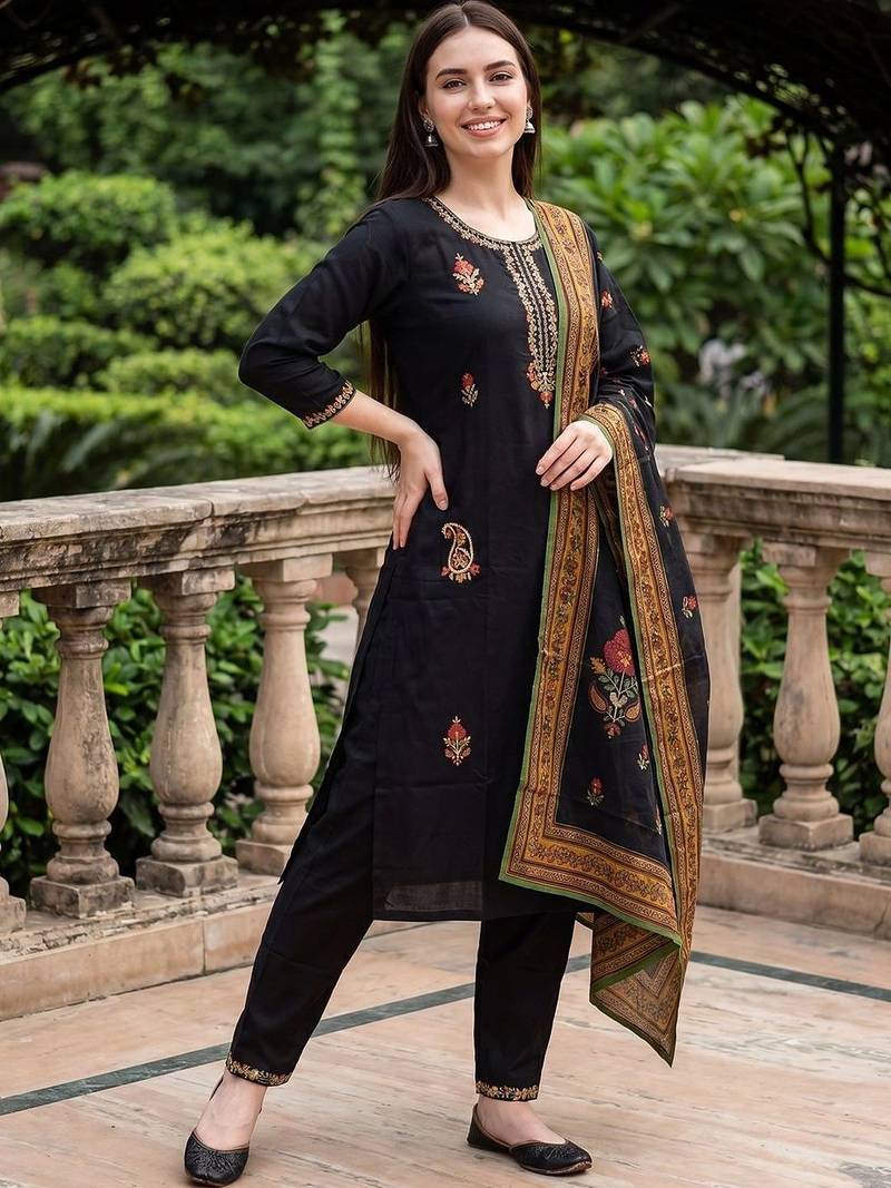 women ethnic motifs embroidered regular thread work kurta with trousers & with dupatta
