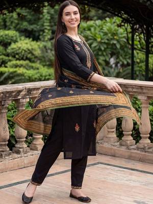 women ethnic motifs embroidered regular thread work kurta with trousers & with dupatta 5