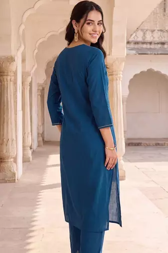 women ethnic motifs embroidered regular thread work kurta with trousers