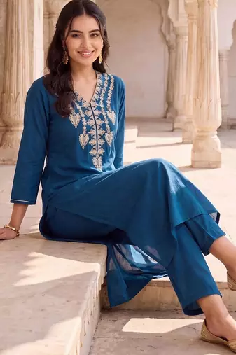 women ethnic motifs embroidered regular thread work kurta with trousers