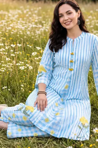women floral printed regular cotton kurta with palazzos