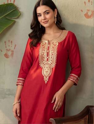 women ethnic motifs embroidered regular thread work liva kurta with trousers 3