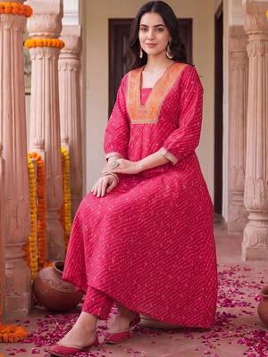 women ethnic motifs printed regular thread work kurta with trousers 5