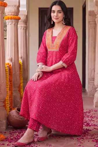 women ethnic motifs printed regular thread work kurta with trousers