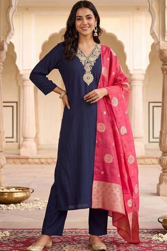 women ethnic motifs embroidered regular kurta with trousers & with dupatta