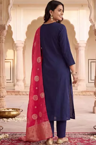 women ethnic motifs embroidered regular kurta with trousers & with dupatta